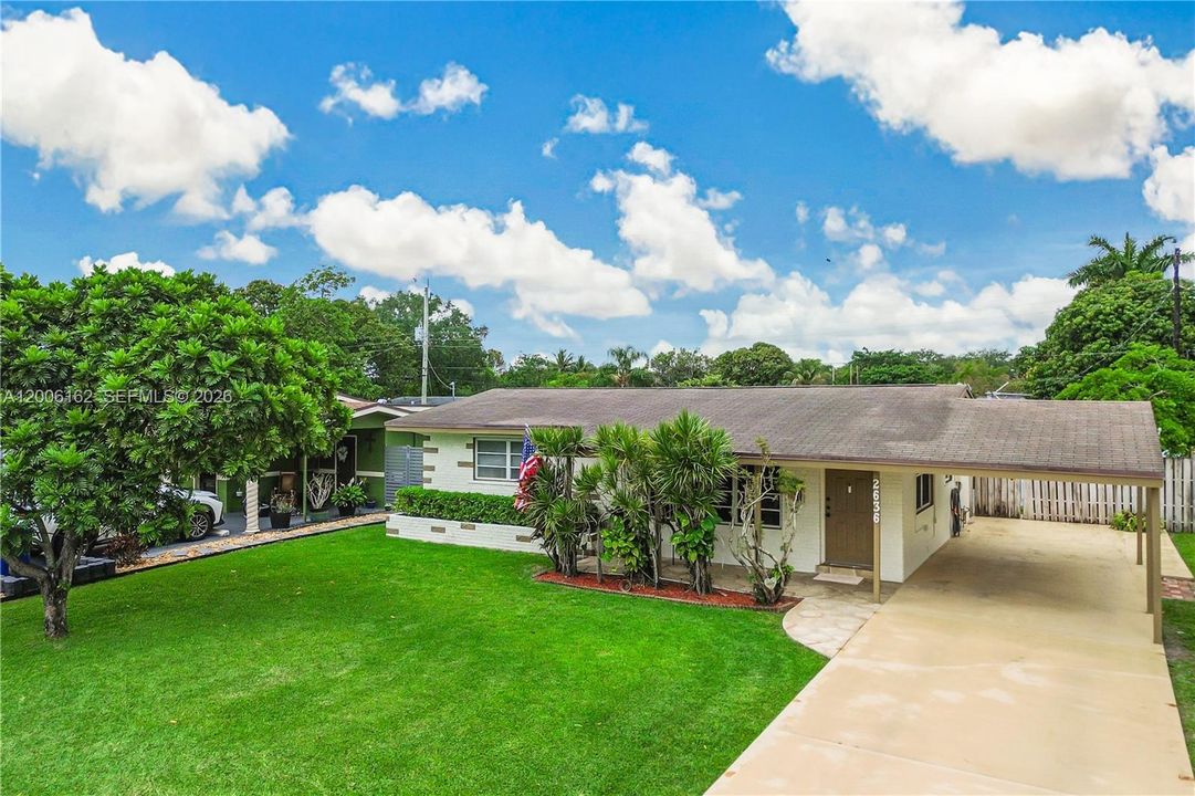 Activo con contrato: $379,900 (2 camas, 1 baños, 888 Pies cuadrados)