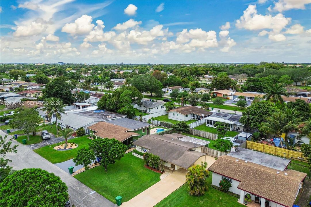 Activo con contrato: $379,900 (2 camas, 1 baños, 888 Pies cuadrados)