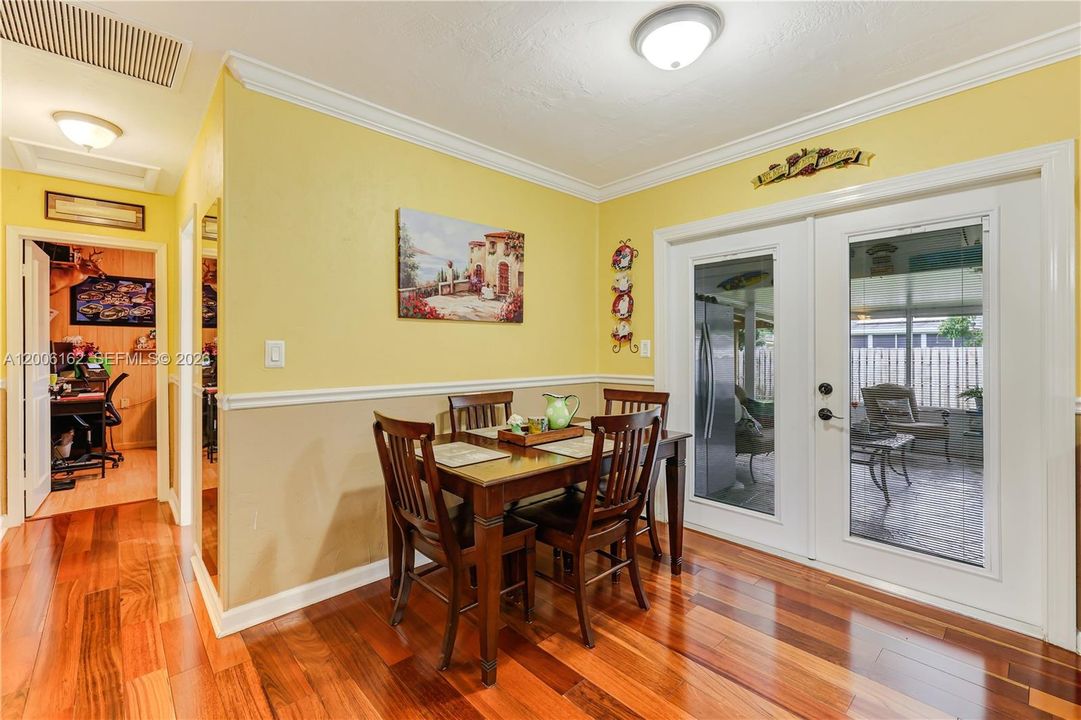 Activo con contrato: $379,900 (2 camas, 1 baños, 888 Pies cuadrados)