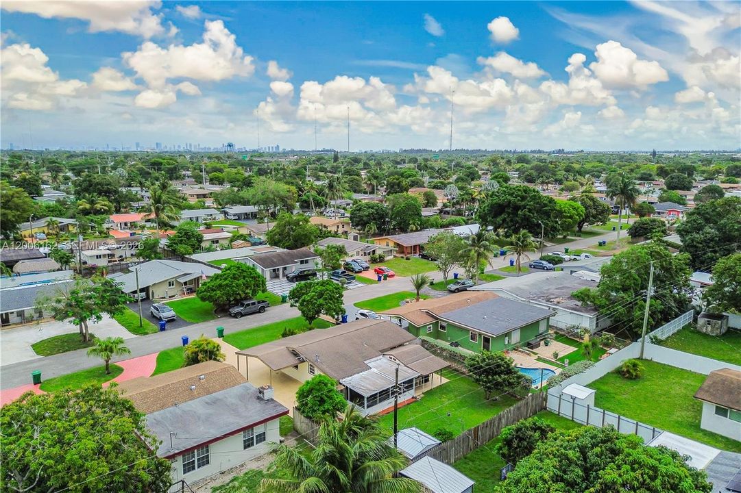 Activo con contrato: $379,900 (2 camas, 1 baños, 888 Pies cuadrados)