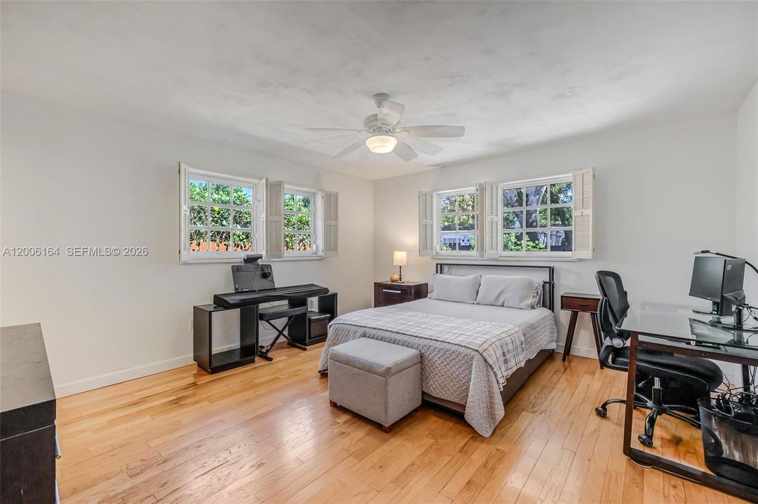 2nd bedroom