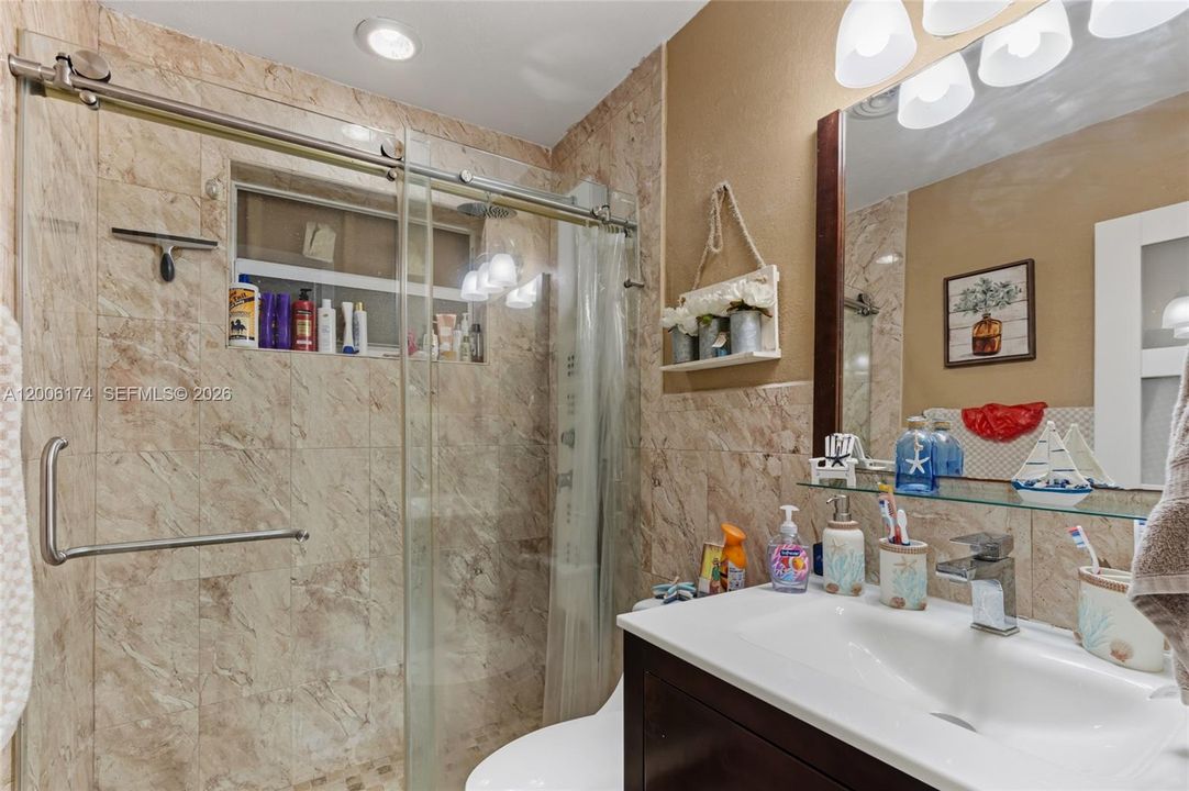 Activo con contrato: $640,000 (3 camas, 1 baños, 1062 Pies cuadrados)