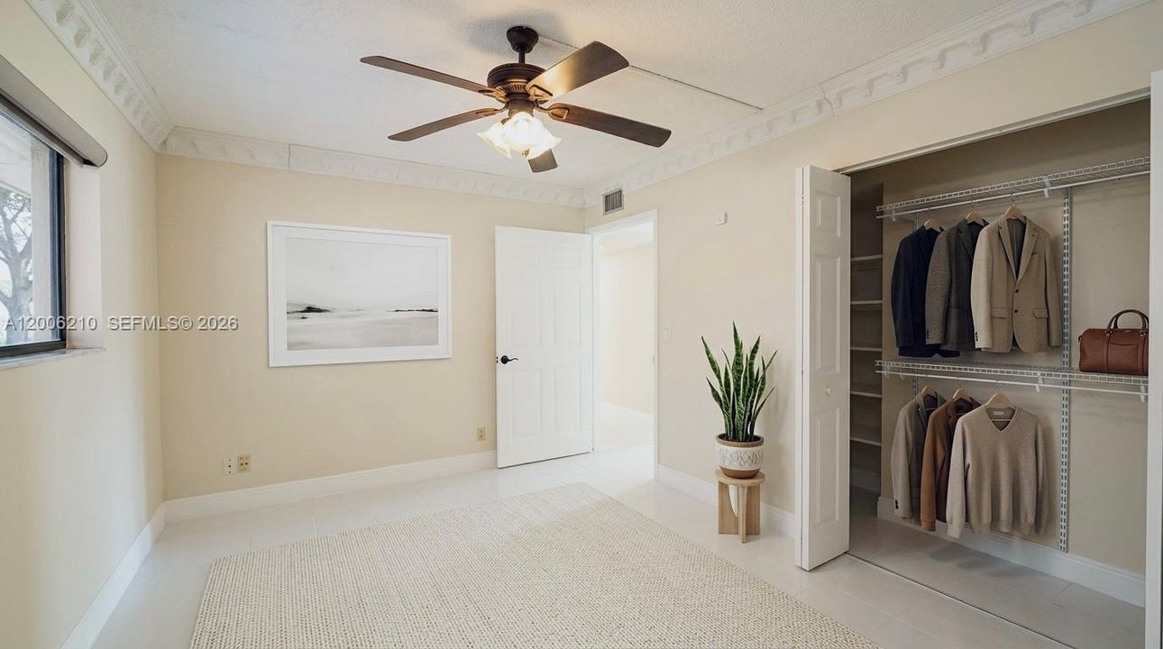For Sale: $235,000 (2 beds, 2 baths, 930 Square Feet)