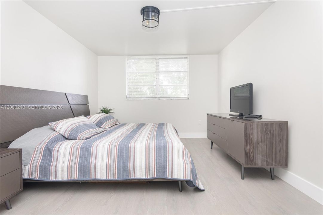 En Venta: $215,000 (1 camas, 1 baños, 812 Pies cuadrados)