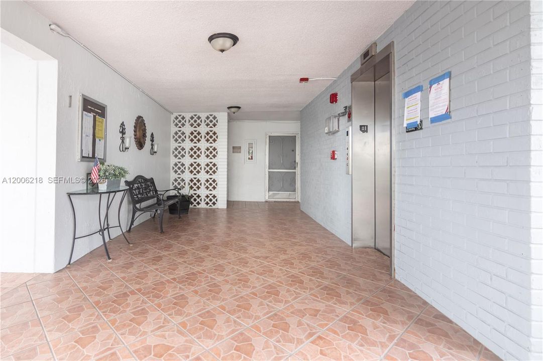 En Venta: $215,000 (1 camas, 1 baños, 812 Pies cuadrados)