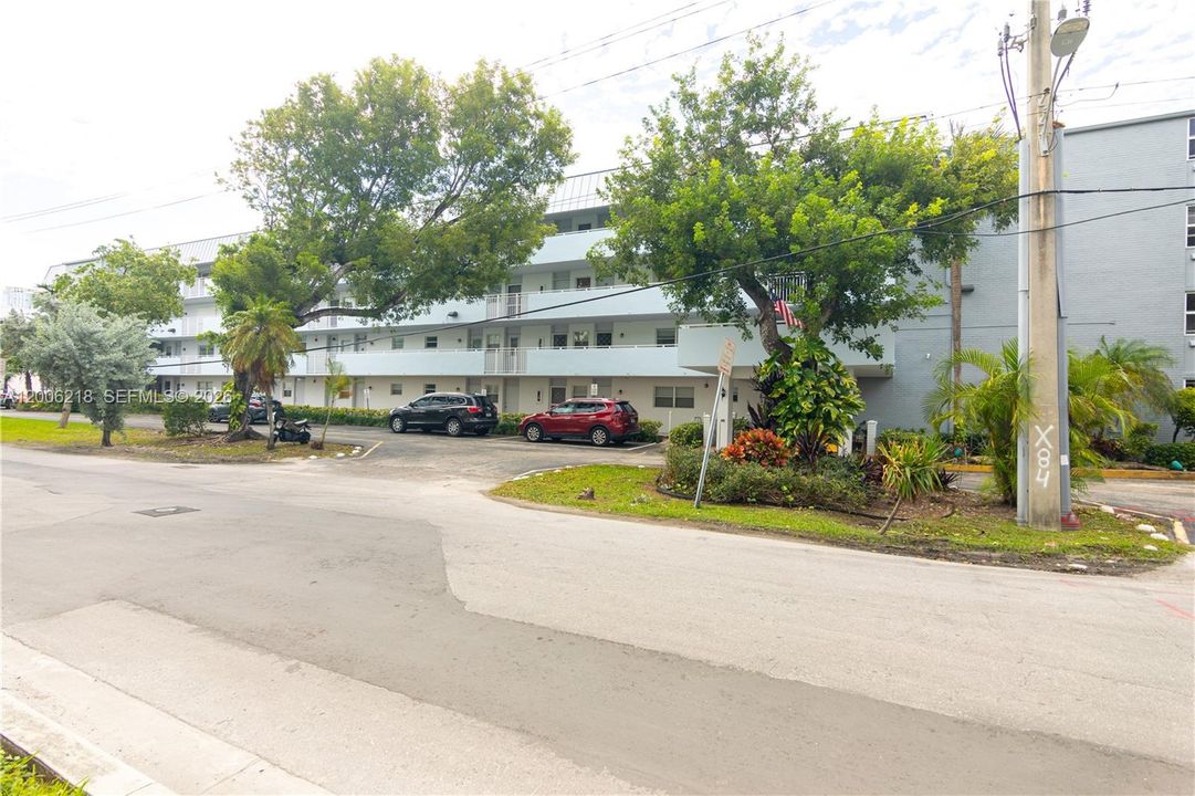 En Venta: $215,000 (1 camas, 1 baños, 812 Pies cuadrados)
