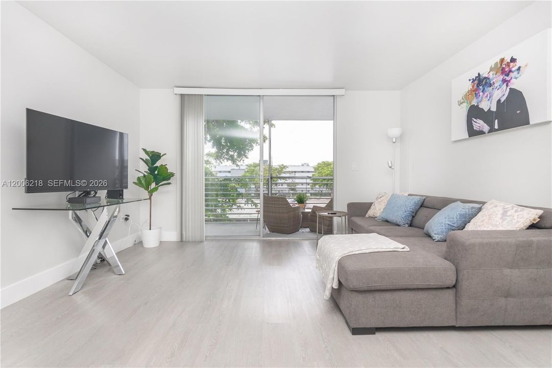 En Venta: $215,000 (1 camas, 1 baños, 812 Pies cuadrados)