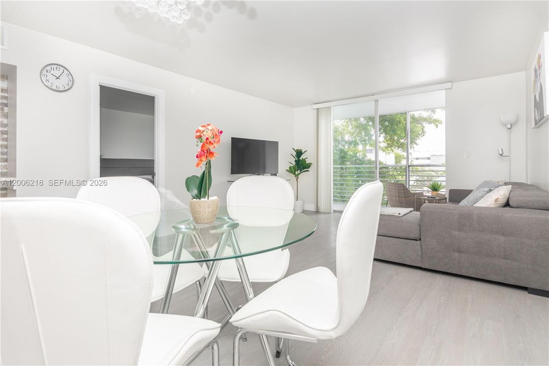 En Venta: $215,000 (1 camas, 1 baños, 812 Pies cuadrados)
