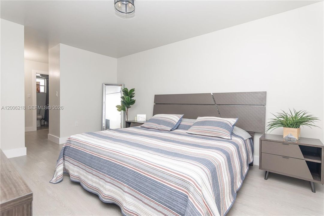 En Venta: $215,000 (1 camas, 1 baños, 812 Pies cuadrados)