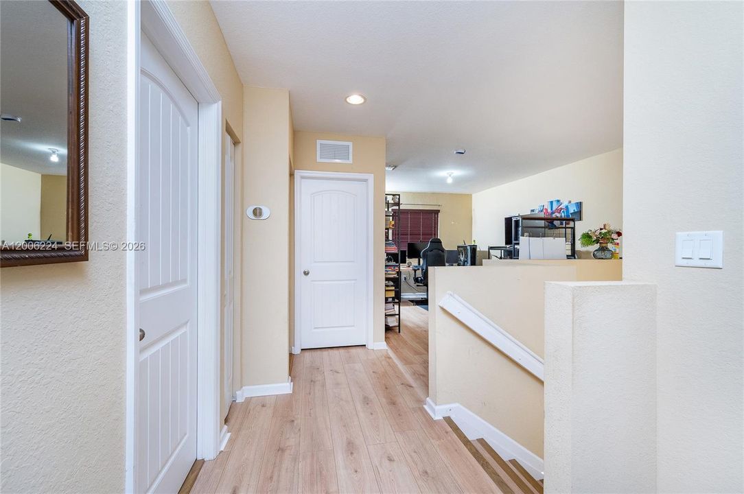 En Venta: $395,000 (3 camas, 2 baños, 1850 Pies cuadrados)