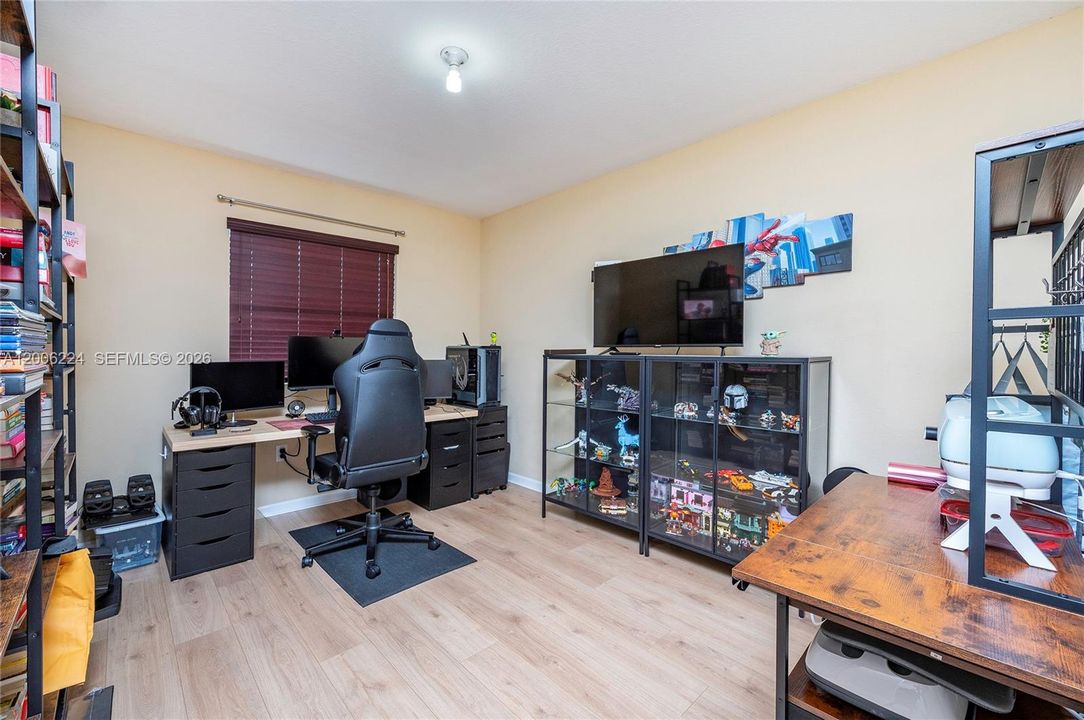 En Venta: $395,000 (3 camas, 2 baños, 1850 Pies cuadrados)