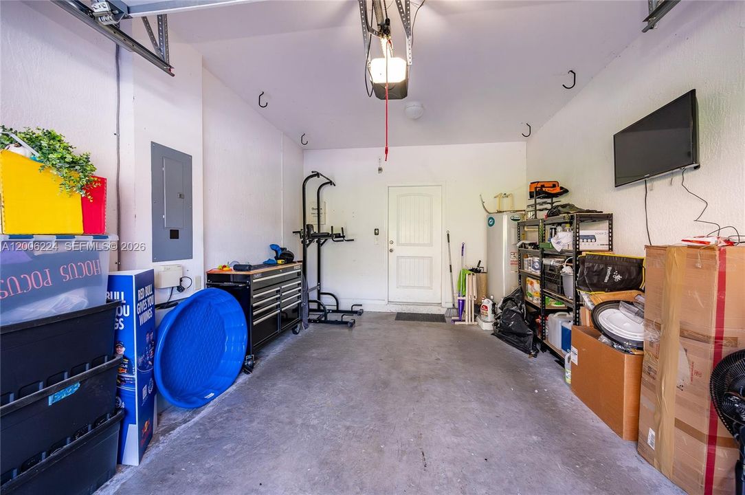 En Venta: $395,000 (3 camas, 2 baños, 1850 Pies cuadrados)