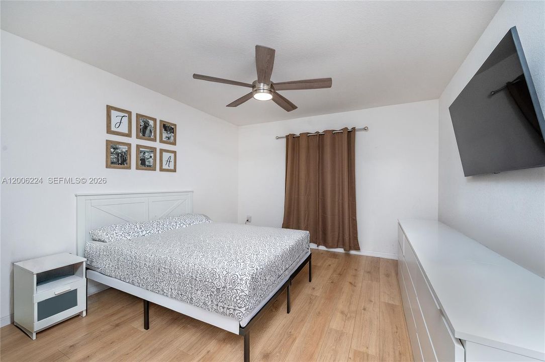 En Venta: $395,000 (3 camas, 2 baños, 1850 Pies cuadrados)