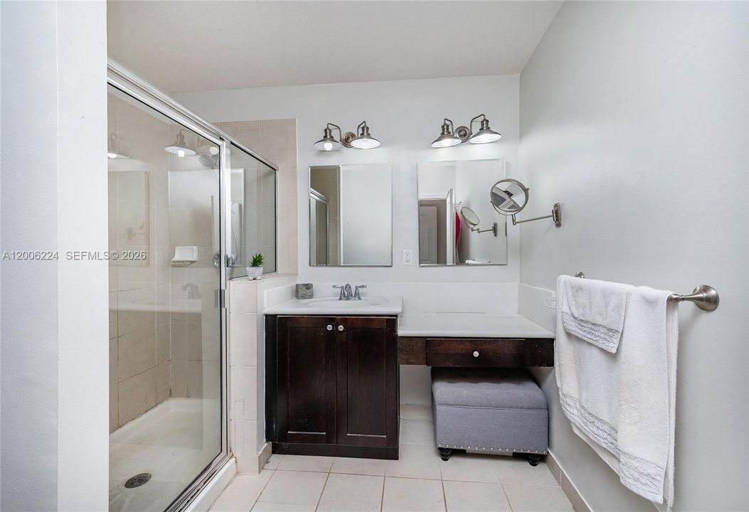 En Venta: $395,000 (3 camas, 2 baños, 1850 Pies cuadrados)