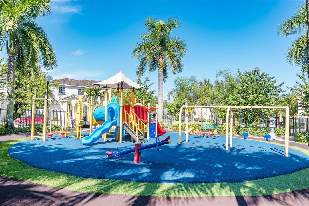 En Venta: $395,000 (3 camas, 2 baños, 1850 Pies cuadrados)