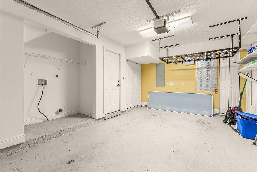 1620-42nd-Sq-HigMedia-034-1280