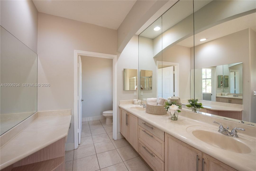 Spacious Primary Suite BathroomSp
