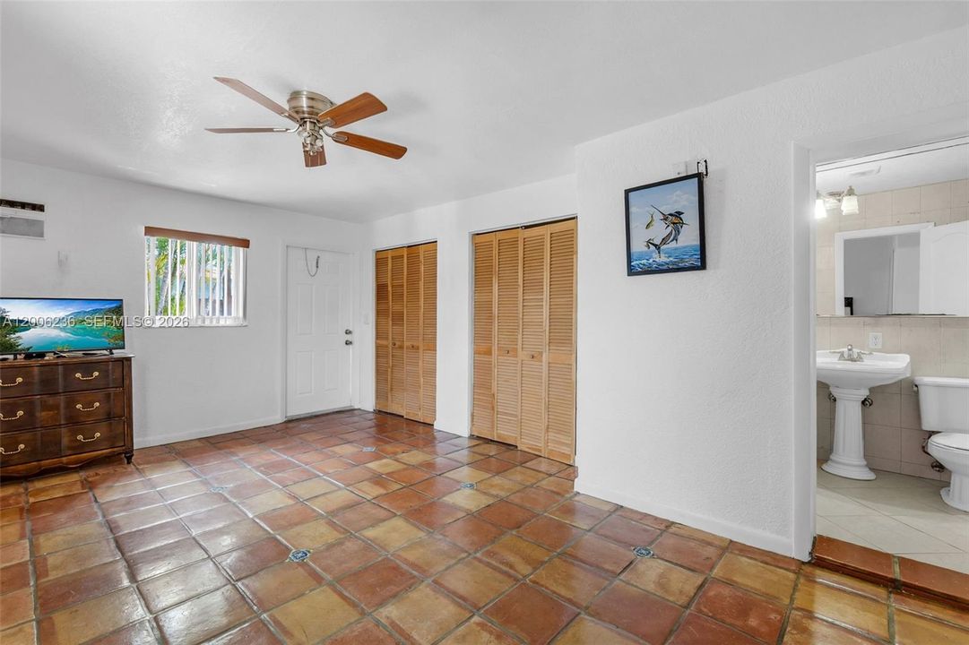 Active With Contract: $775,000 (4 beds, 4 baths, 2400 Square Feet)
