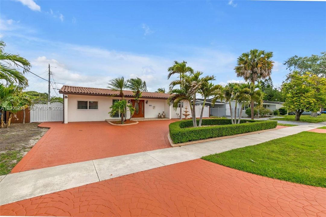 Active With Contract: $775,000 (4 beds, 4 baths, 2400 Square Feet)