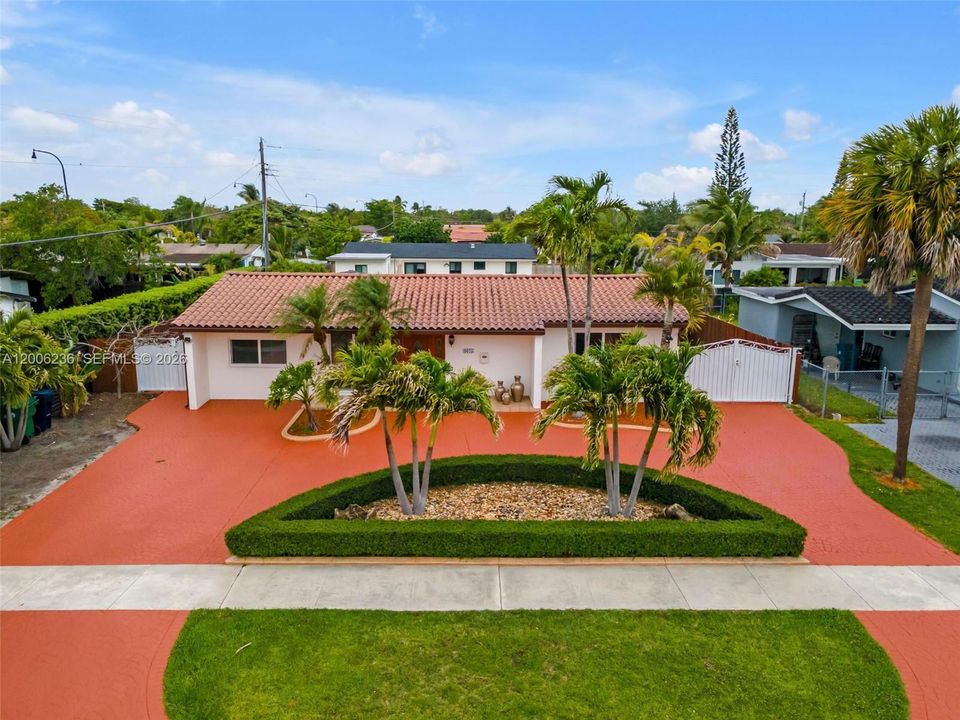 Active With Contract: $775,000 (4 beds, 4 baths, 2400 Square Feet)