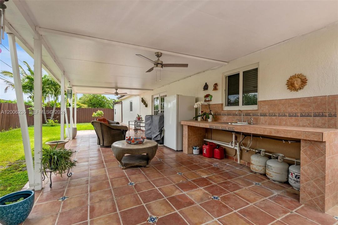 Active With Contract: $775,000 (4 beds, 4 baths, 2400 Square Feet)
