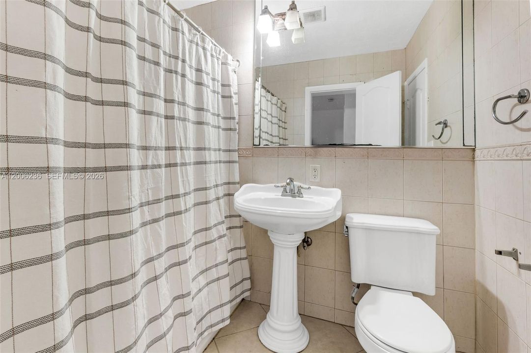 Active With Contract: $775,000 (4 beds, 4 baths, 2400 Square Feet)