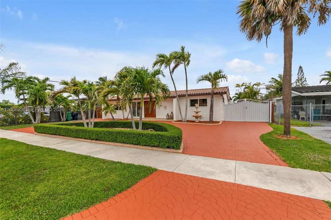 Active With Contract: $775,000 (4 beds, 4 baths, 2400 Square Feet)