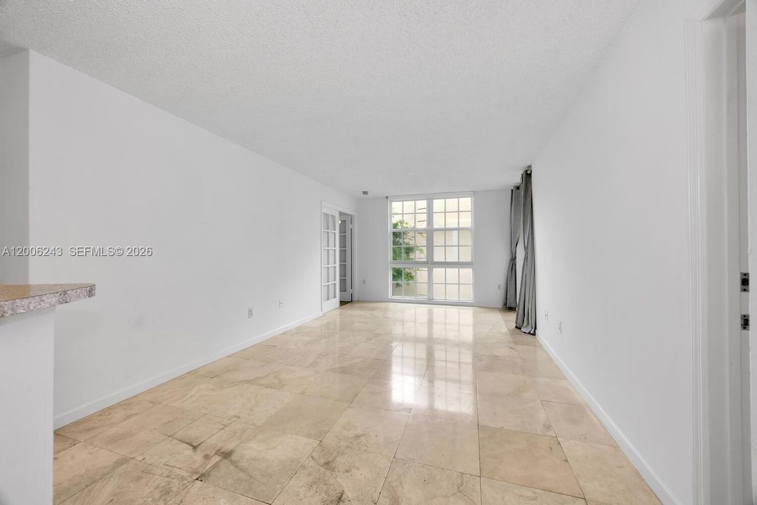 Active With Contract: $2,850 (2 beds, 2 baths, 910 Square Feet)