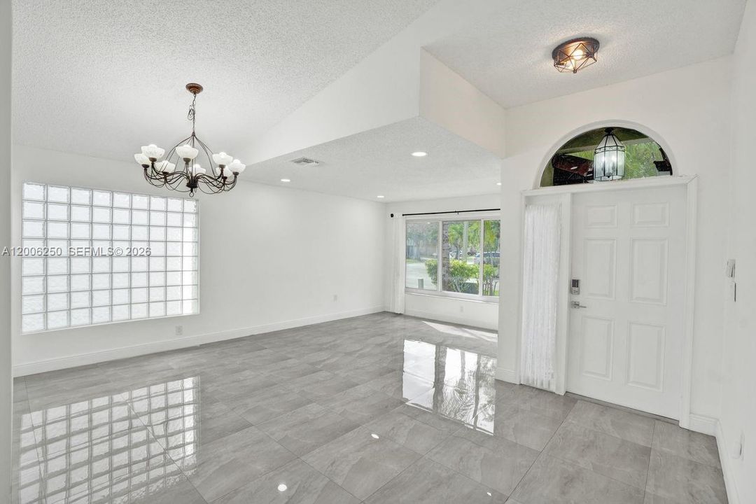 For Sale: $779,000 (3 beds, 2 baths, 1731 Square Feet)