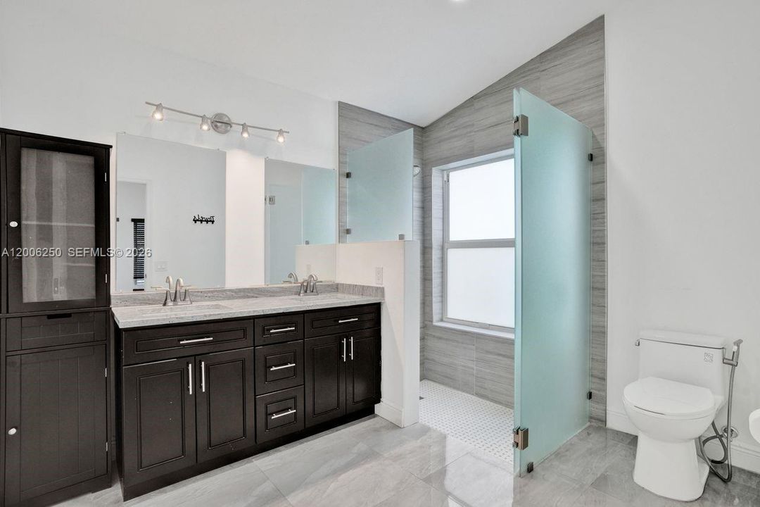 For Sale: $779,000 (3 beds, 2 baths, 1731 Square Feet)