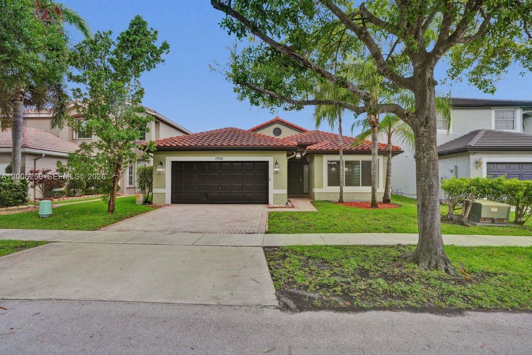 For Sale: $779,000 (3 beds, 2 baths, 1731 Square Feet)