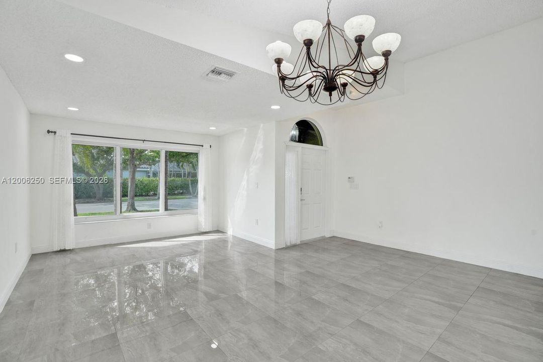 For Sale: $779,000 (3 beds, 2 baths, 1731 Square Feet)