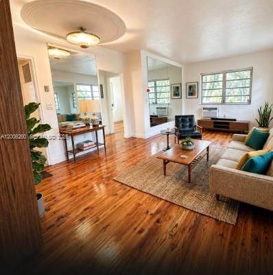 For Sale: $179,900 (1 beds, 1 baths, 500 Square Feet)