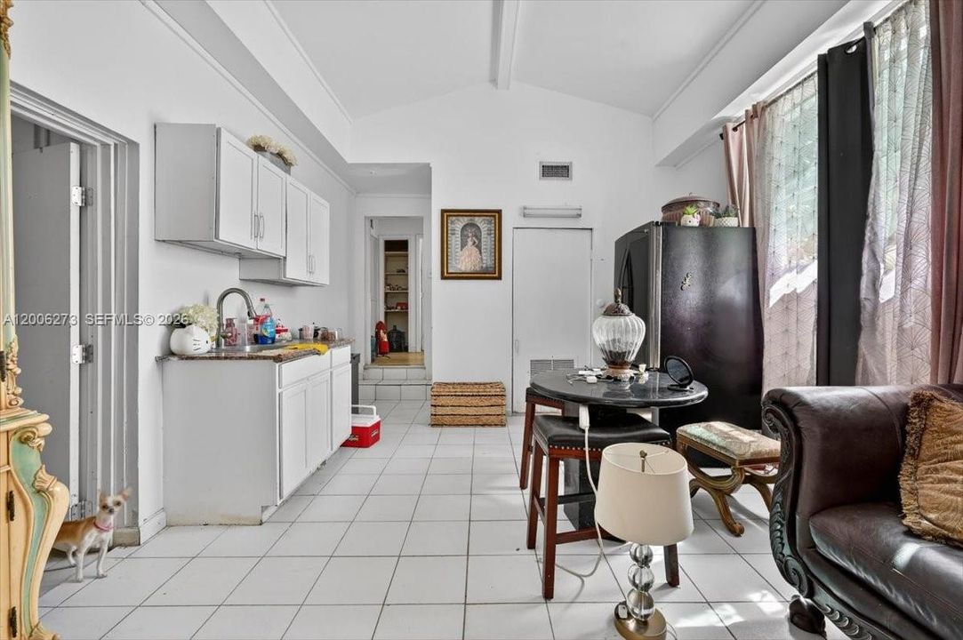 For Sale: $1,200,000 (3 beds, 2 baths, 2844 Square Feet)