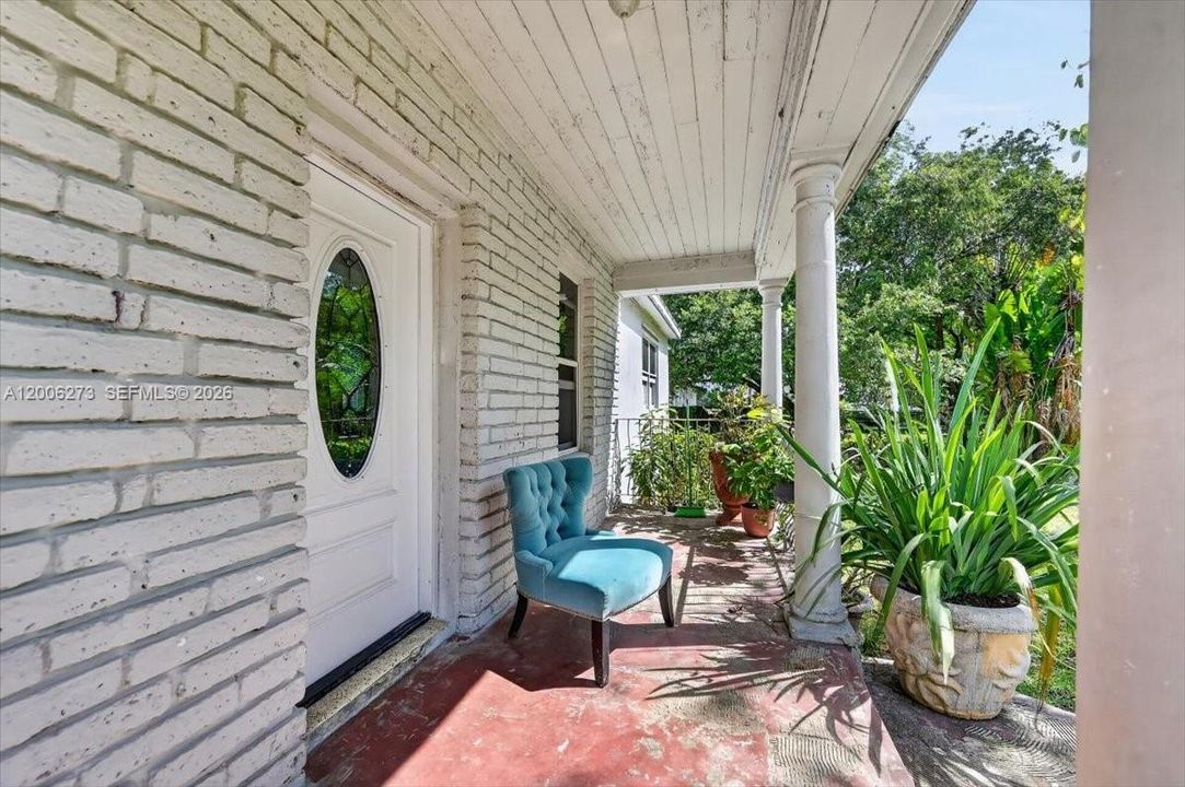 For Sale: $1,200,000 (3 beds, 2 baths, 2844 Square Feet)
