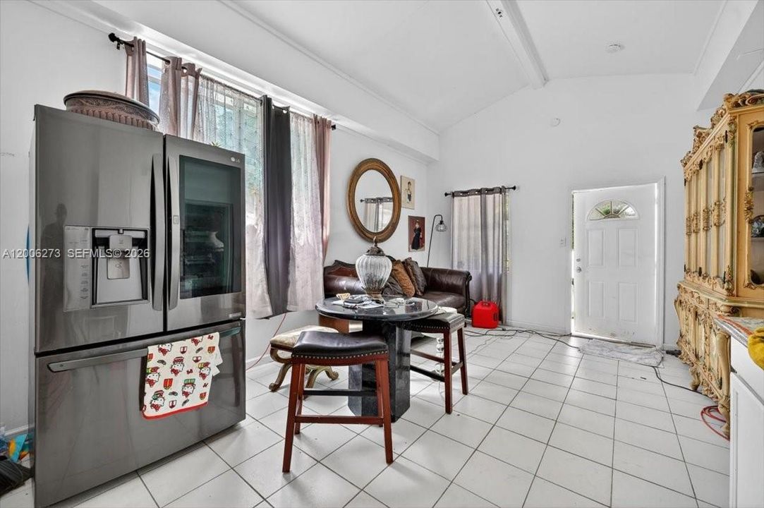 For Sale: $1,200,000 (3 beds, 2 baths, 2844 Square Feet)