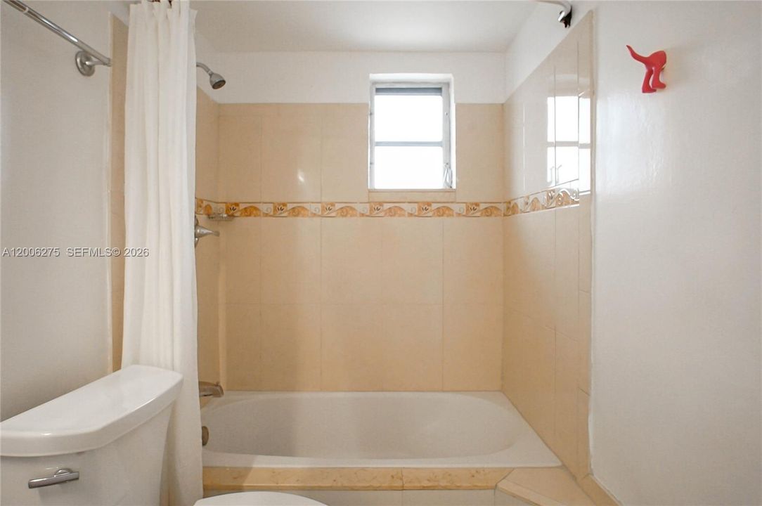 Activo con contrato: $249,000 (2 camas, 2 baños, 959 Pies cuadrados)