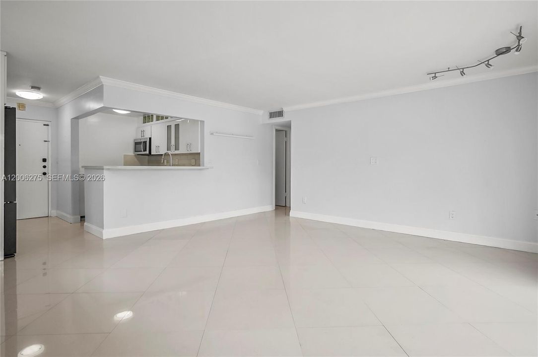 Activo con contrato: $249,000 (2 camas, 2 baños, 959 Pies cuadrados)