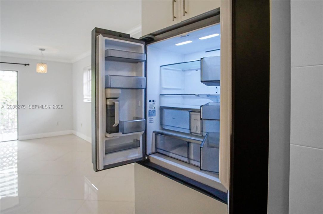Activo con contrato: $249,000 (2 camas, 2 baños, 959 Pies cuadrados)