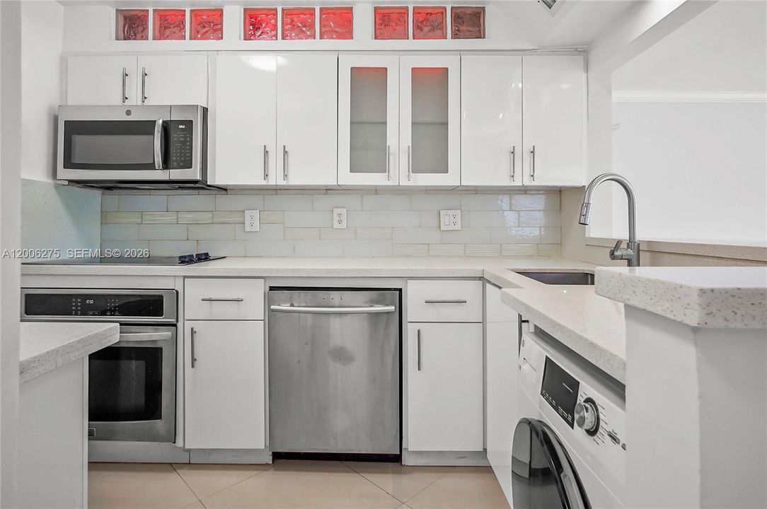 Activo con contrato: $249,000 (2 camas, 2 baños, 959 Pies cuadrados)