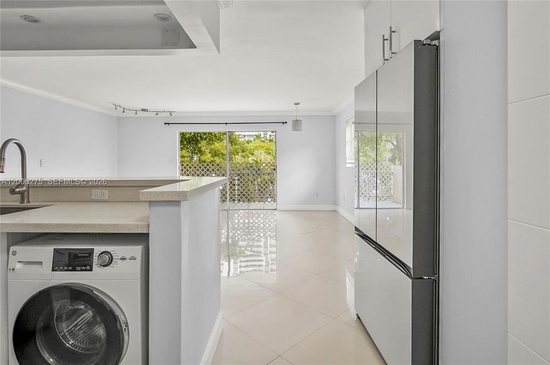 Activo con contrato: $249,000 (2 camas, 2 baños, 959 Pies cuadrados)