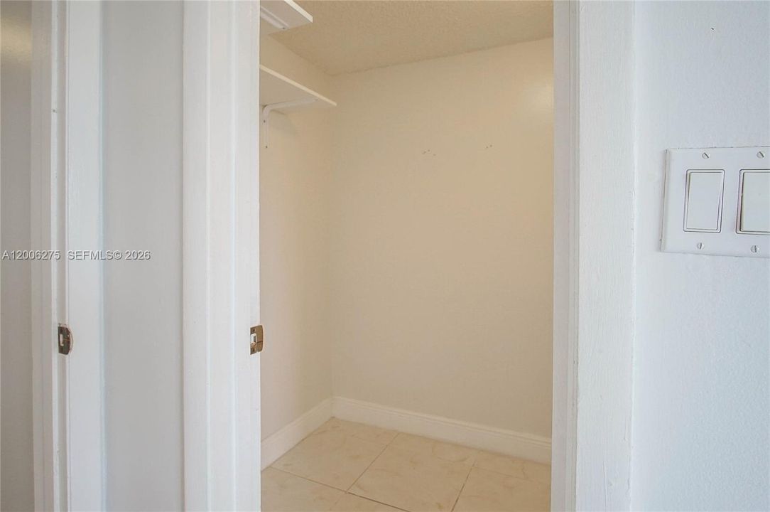 Activo con contrato: $249,000 (2 camas, 2 baños, 959 Pies cuadrados)