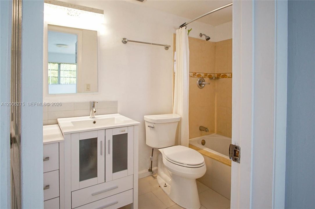 Activo con contrato: $249,000 (2 camas, 2 baños, 959 Pies cuadrados)