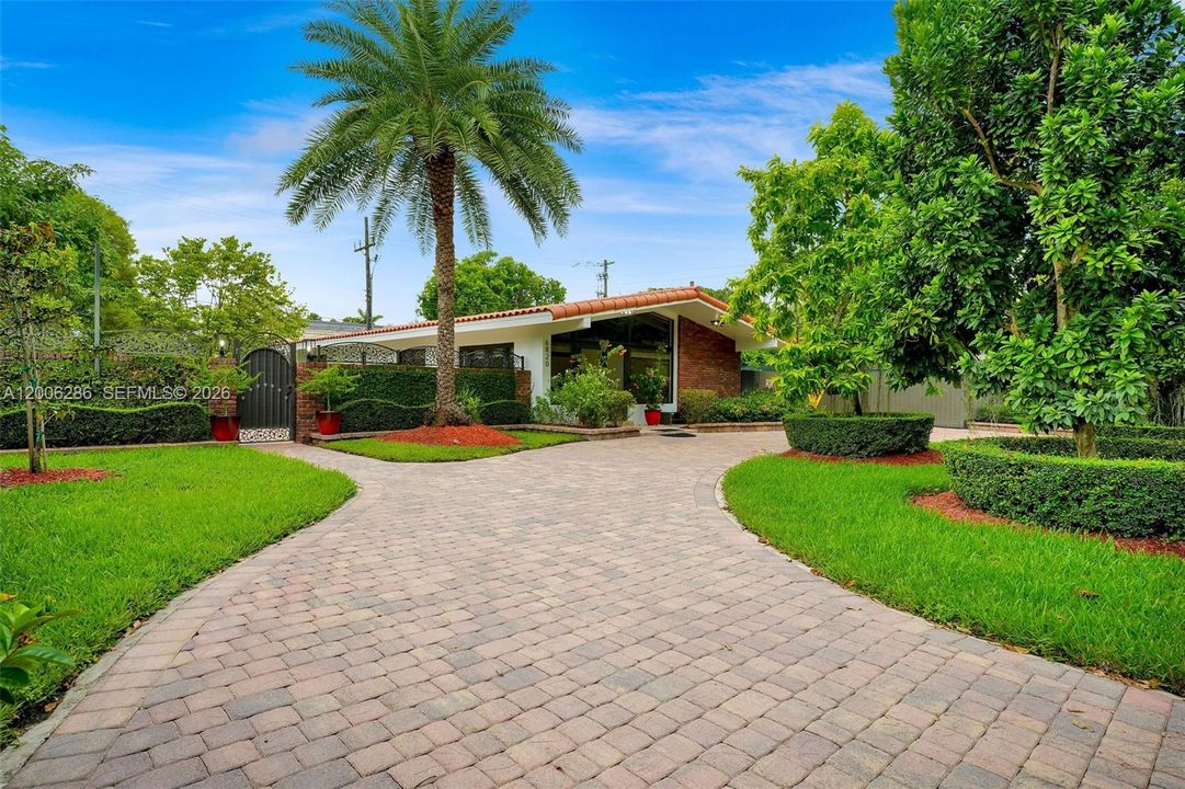 For Rent: $6,500 (3 beds, 2 baths, 1698 Square Feet)