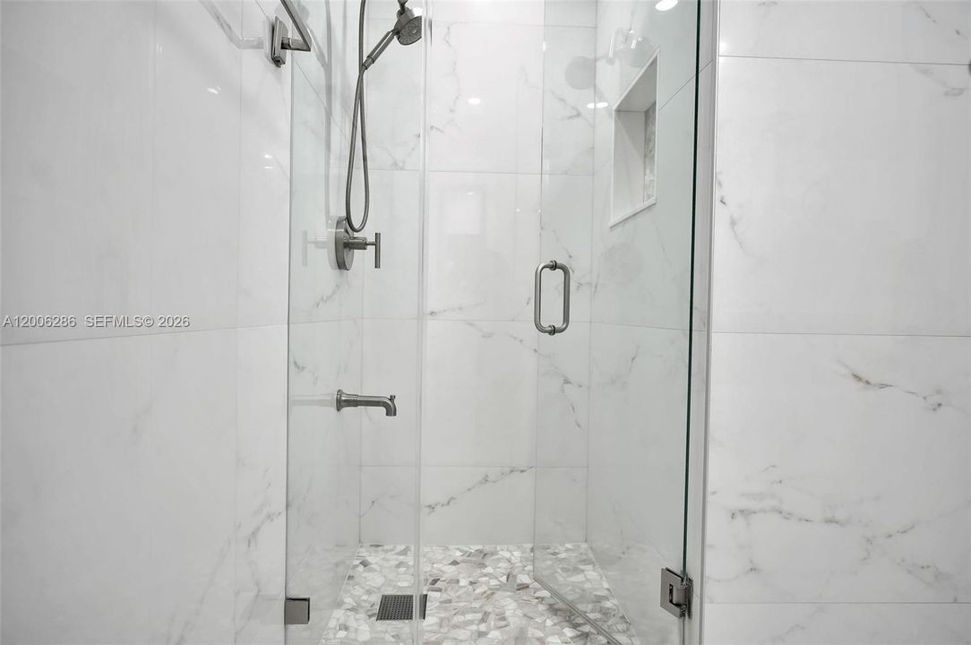 For Rent: $6,500 (3 beds, 2 baths, 1698 Square Feet)