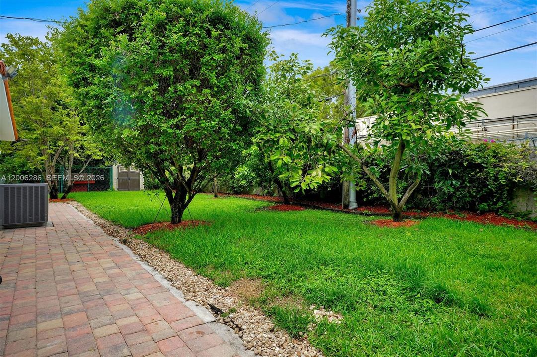 For Rent: $6,500 (3 beds, 2 baths, 1698 Square Feet)