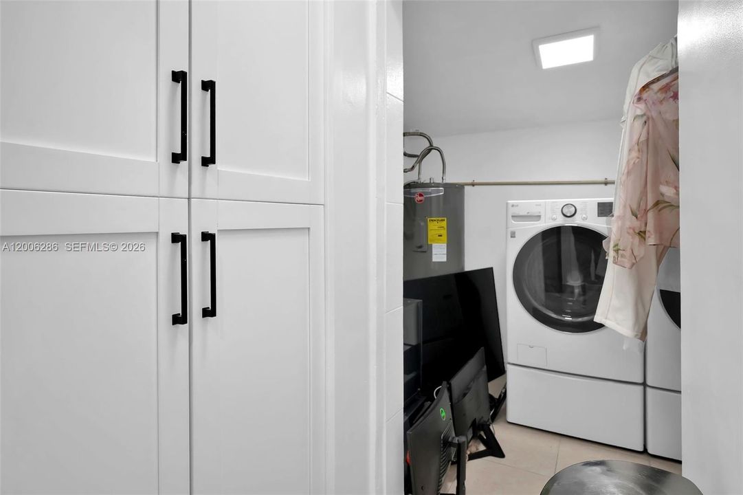 For Rent: $6,500 (3 beds, 2 baths, 1698 Square Feet)