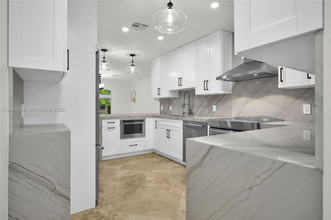 For Rent: $6,500 (3 beds, 2 baths, 1698 Square Feet)