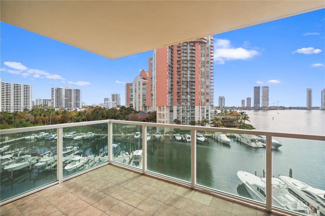 For Sale: $710,000 (3 beds, 2 baths, 2020 Square Feet)