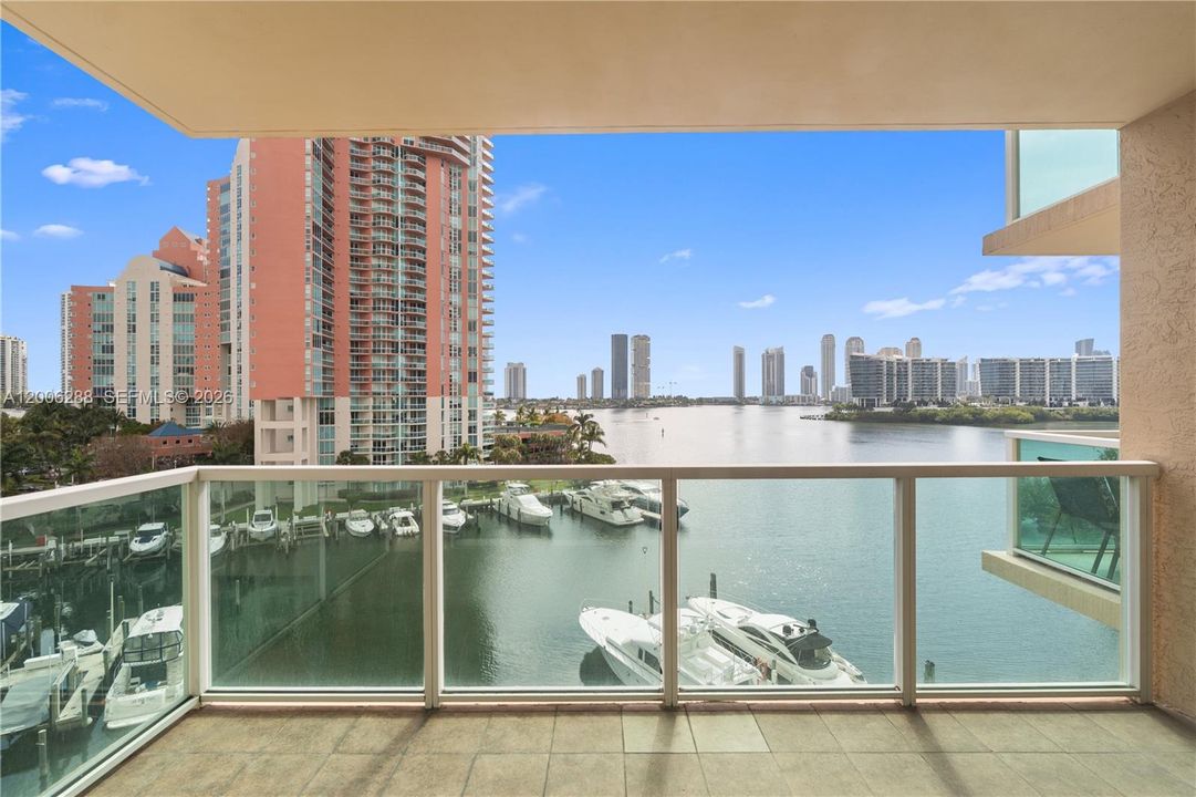 For Sale: $710,000 (3 beds, 2 baths, 2020 Square Feet)